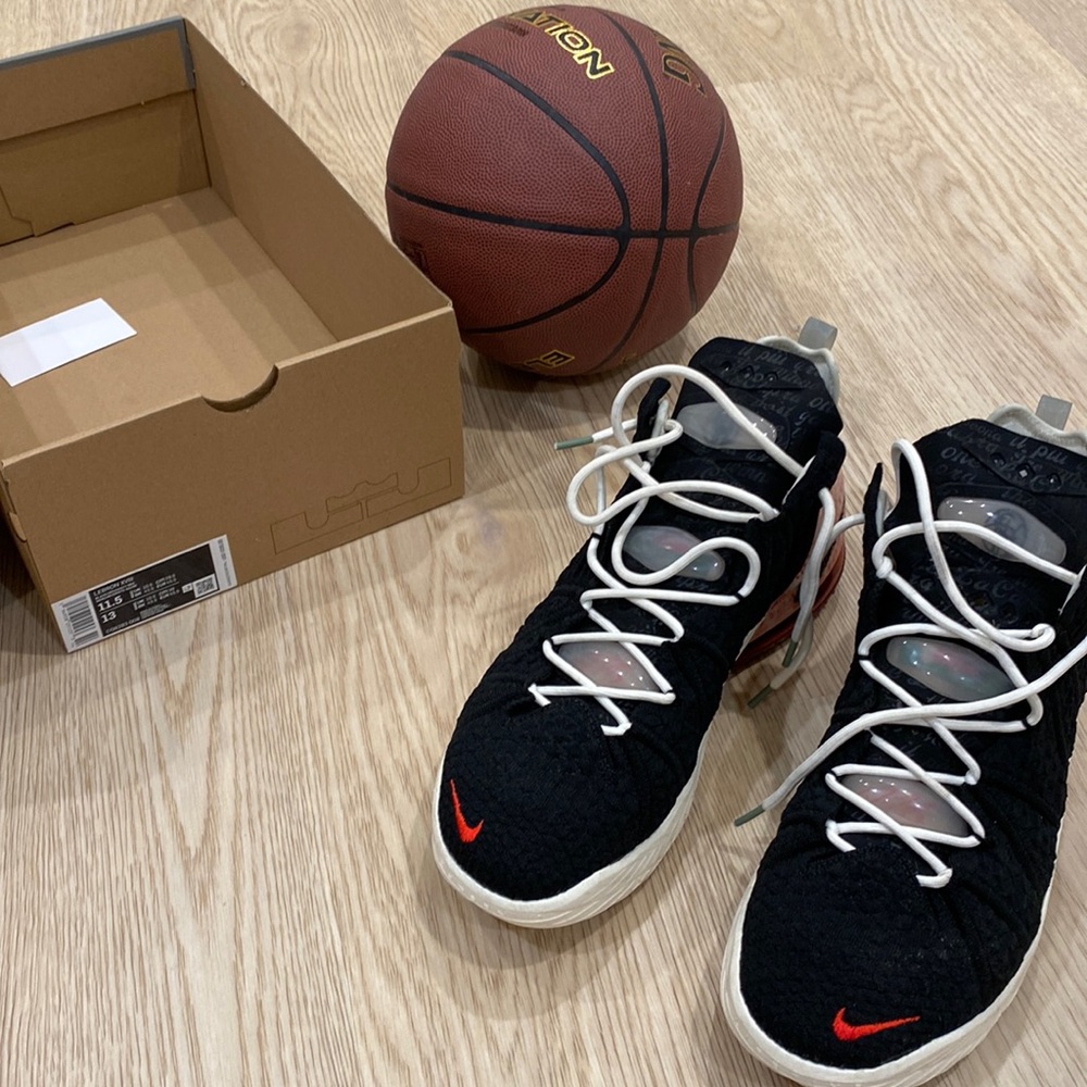 Perfect Nike Lebron XVIII 18 black/red sneaker men 11.5 basketball shoe